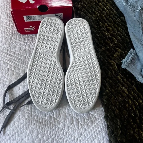 Puma Men's Gray suede  Sneakers - Picture 5 of 13